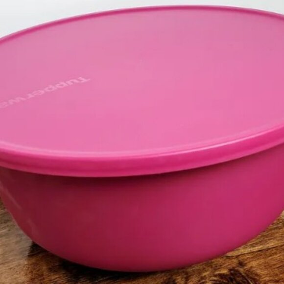 Tupperware Aloha Bowl 17 Cups Medium Flat Bottom Mixing Serving Bowl Radish Pink - Picture 2 of 4